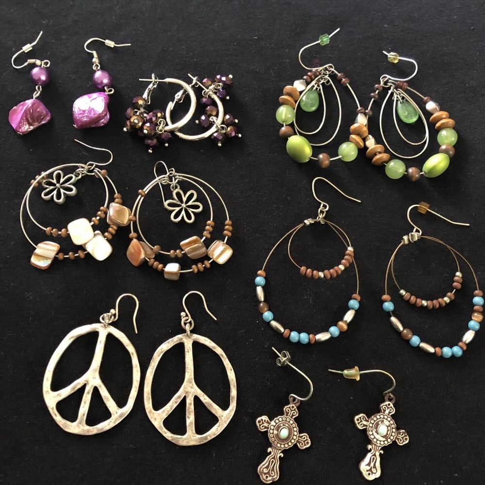 7 pairs of earrings